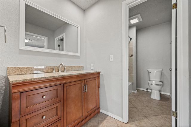 69 Pony Express Trail, Lubbock, TX 79404