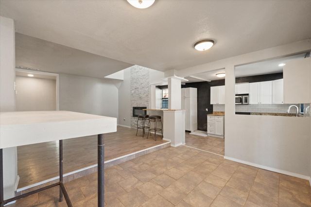69 Pony Express Trail, Lubbock, TX 79404