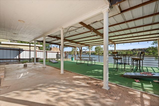 69 Pony Express Trail, Lubbock, TX 79404