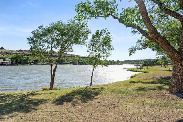 69 Pony Express Trail, Lubbock, TX 79404