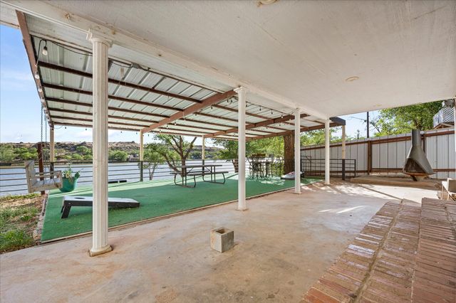 69 Pony Express Trail, Lubbock, TX 79404