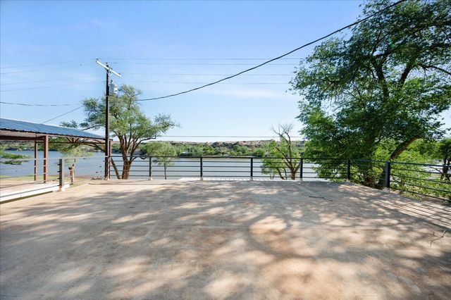 69 Pony Express Trail, Lubbock, TX 79404