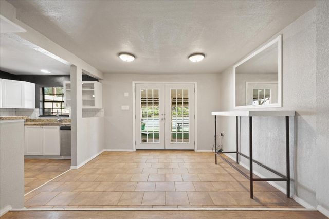 69 Pony Express Trail, Lubbock, TX 79404