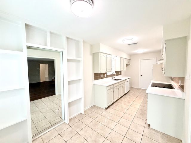 1670 Clydesdale Drive, Lewisville, TX 75067