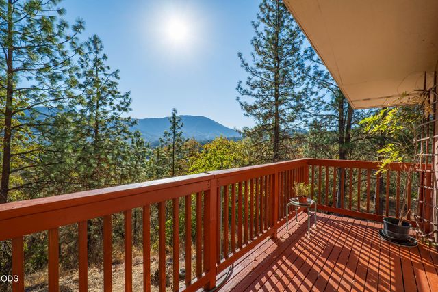 341 SE Hilltop Drive, Grants Pass, OR 97527