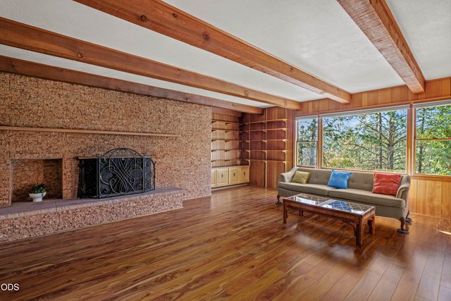 341 SE Hilltop Drive, Grants Pass, OR 97527