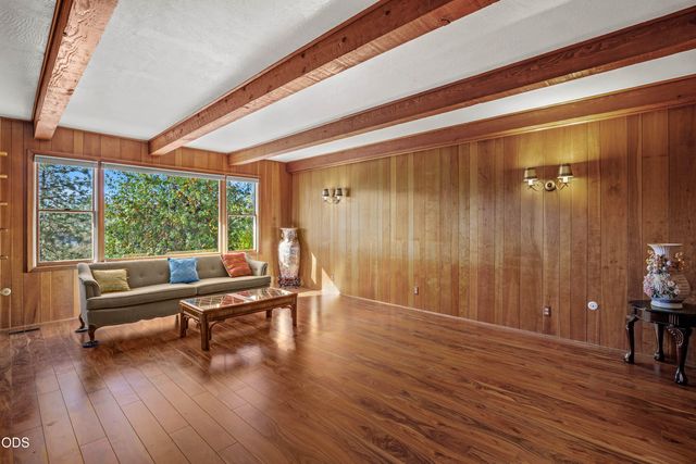 341 SE Hilltop Drive, Grants Pass, OR 97527