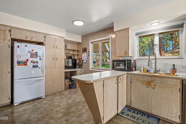 341 SE Hilltop Drive, Grants Pass, OR 97527