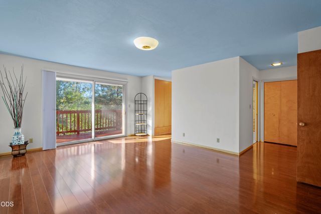 341 SE Hilltop Drive, Grants Pass, OR 97527