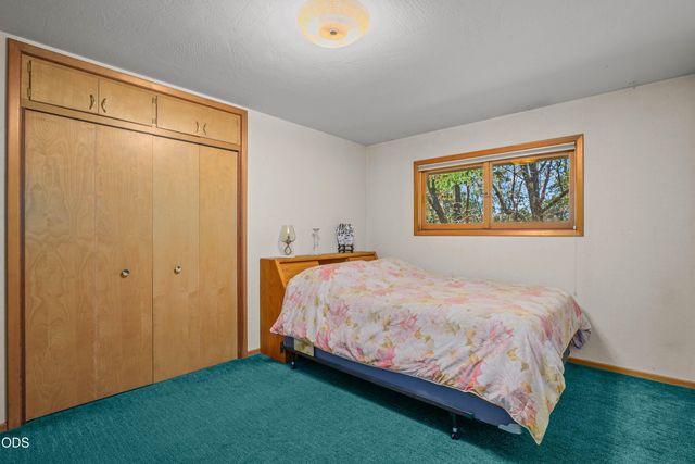 341 SE Hilltop Drive, Grants Pass, OR 97527