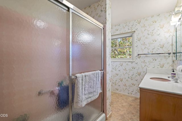 341 SE Hilltop Drive, Grants Pass, OR 97527