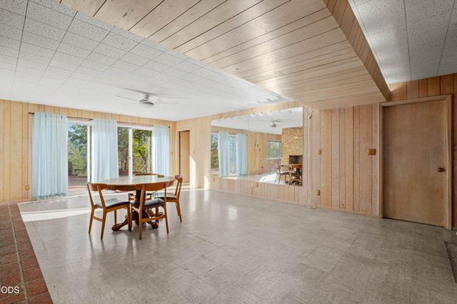 341 SE Hilltop Drive, Grants Pass, OR 97527