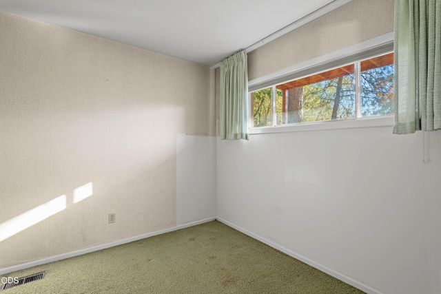 341 SE Hilltop Drive, Grants Pass, OR 97527