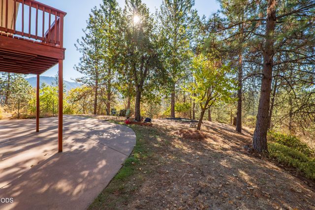 341 SE Hilltop Drive, Grants Pass, OR 97527