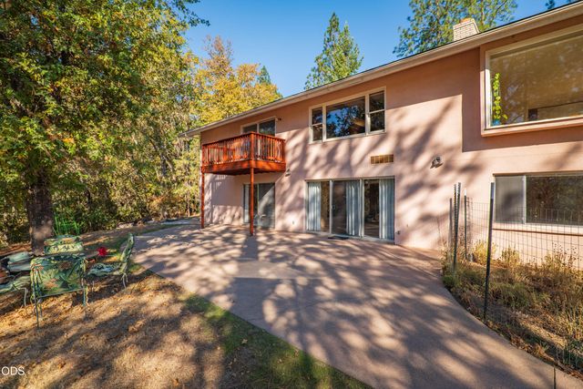 341 SE Hilltop Drive, Grants Pass, OR 97527