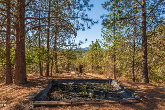 341 SE Hilltop Drive, Grants Pass, OR 97527