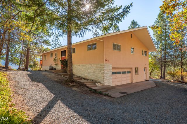 341 SE Hilltop Drive, Grants Pass, OR 97527
