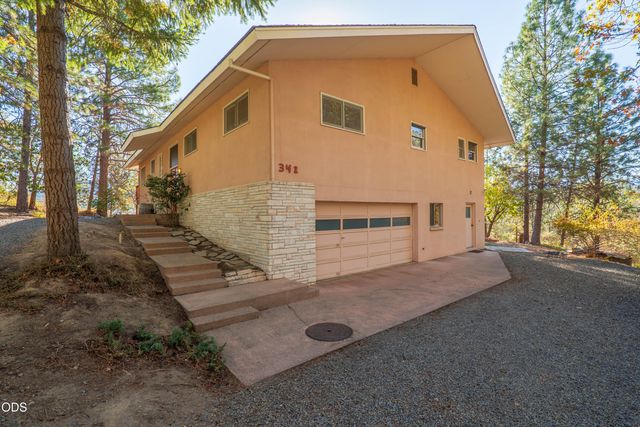 341 SE Hilltop Drive, Grants Pass, OR 97527