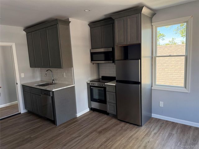 10-12 Main Street 1, Kings Park, NY 11754