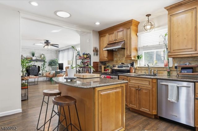 8 Cherry Ln, Randolph Twp., NJ 07869