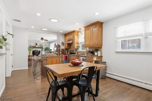 8 Cherry Ln, Randolph Twp., NJ 07869