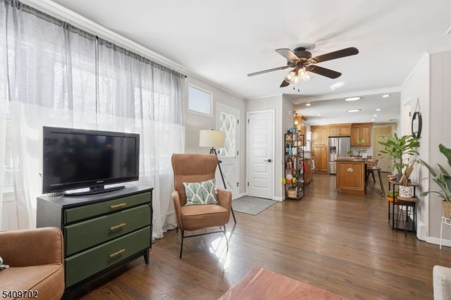 8 Cherry Ln, Randolph Twp., NJ 07869