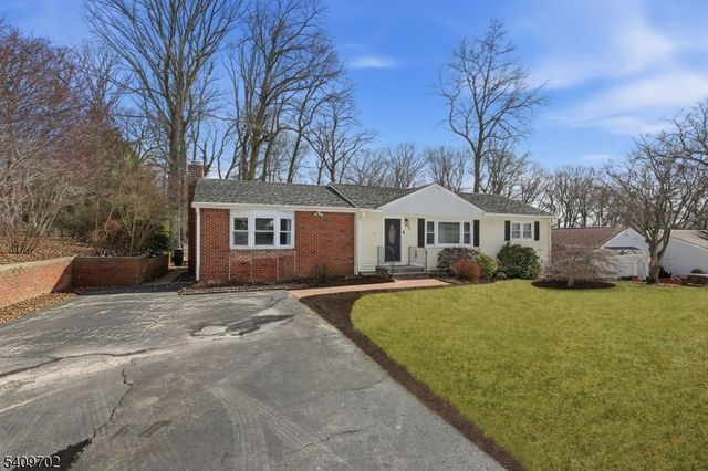 8 Cherry Ln, Randolph Twp., NJ 07869