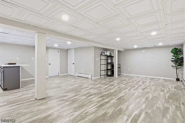 8 Cherry Ln, Randolph Twp., NJ 07869