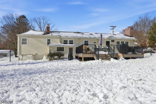 8 Cherry Ln, Randolph Twp., NJ 07869