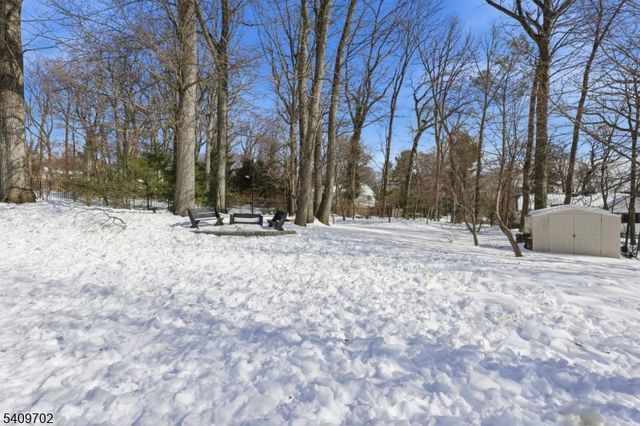 8 Cherry Ln, Randolph Twp., NJ 07869