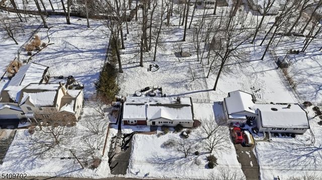 8 Cherry Ln, Randolph Twp., NJ 07869