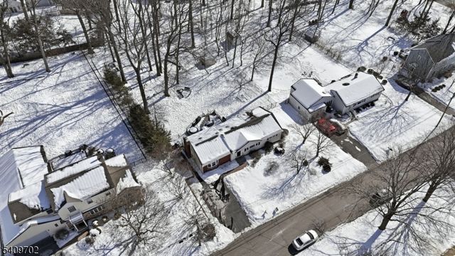 8 Cherry Ln, Randolph Twp., NJ 07869