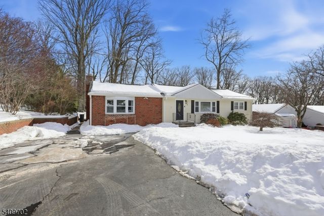 8 Cherry Ln, Randolph Twp., NJ 07869