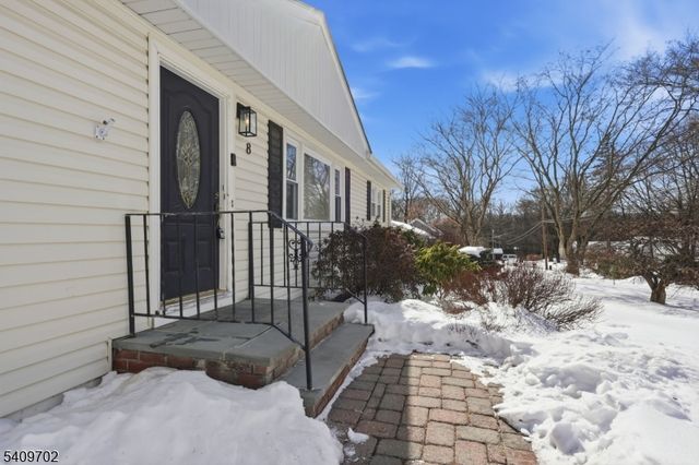 8 Cherry Ln, Randolph Twp., NJ 07869