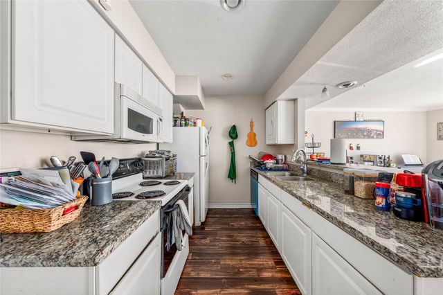 2537 S 3rd Street, Waco, TX 76706