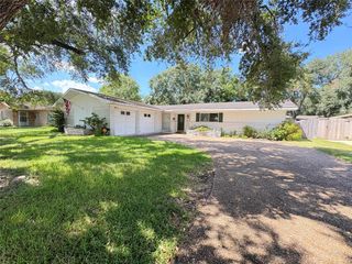 2801 Del Monte Avenue, Bay City, TX 77414