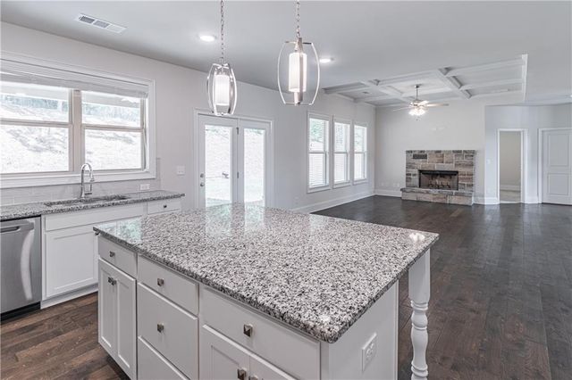 4293 Shandi Cove, Hoschton, GA 30548