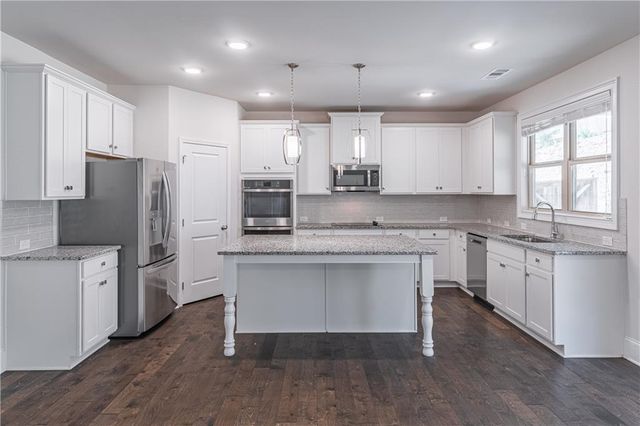 4293 Shandi Cove, Hoschton, GA 30548