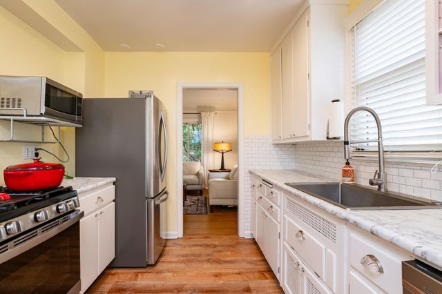 3331 Parkview Boulevard, Robbinsdale, MN 55422