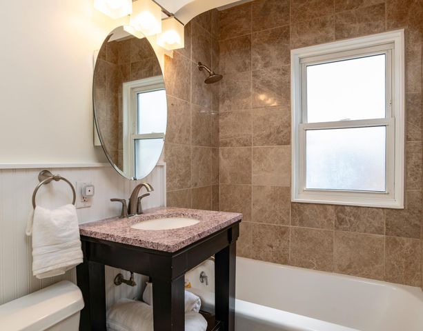 3331 Parkview Boulevard, Robbinsdale, MN 55422