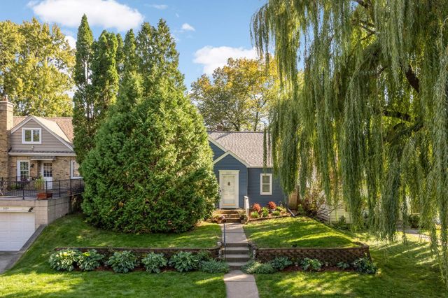 3331 Parkview Boulevard, Robbinsdale, MN 55422