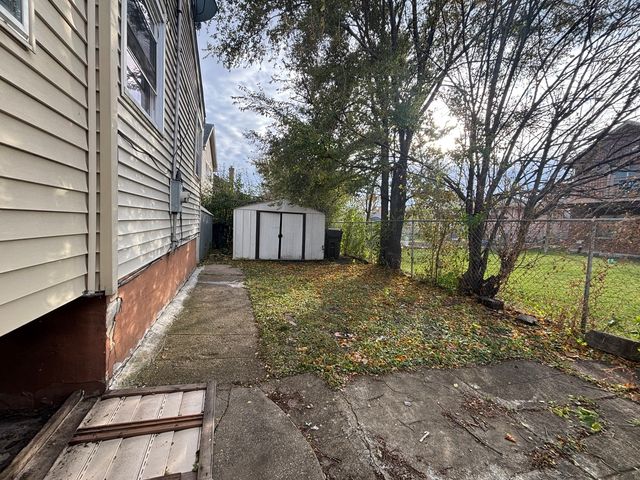 9326 Greenwood Avenue, Des Plaines, IL 60016