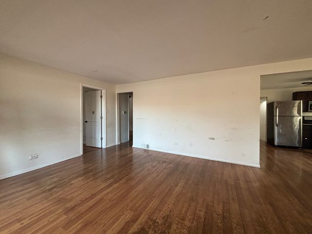 9326 Greenwood Avenue, Des Plaines, IL 60016