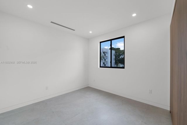 2610 SW 17th Street, Miami, FL 33145
