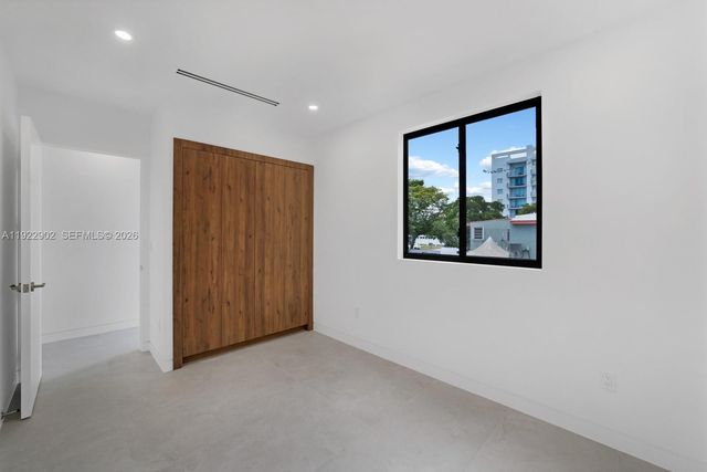2610 SW 17th Street, Miami, FL 33145