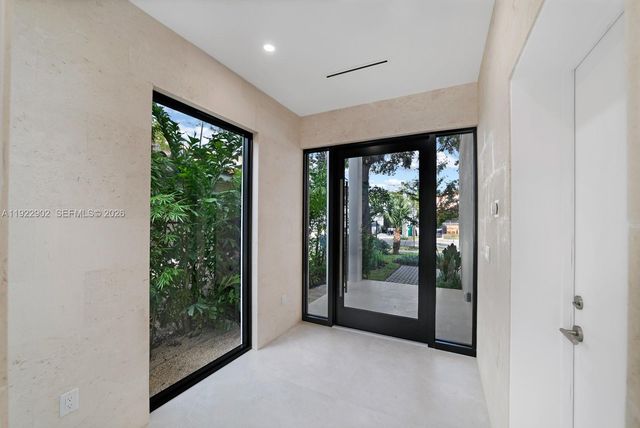 2610 SW 17th Street, Miami, FL 33145