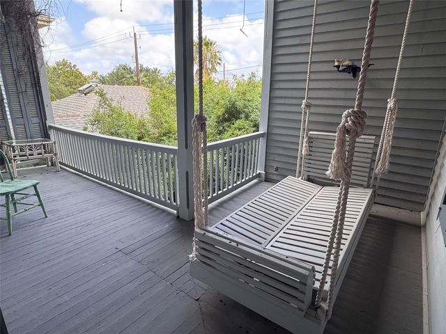 1515 Postoffice Street, Galveston, TX 77550