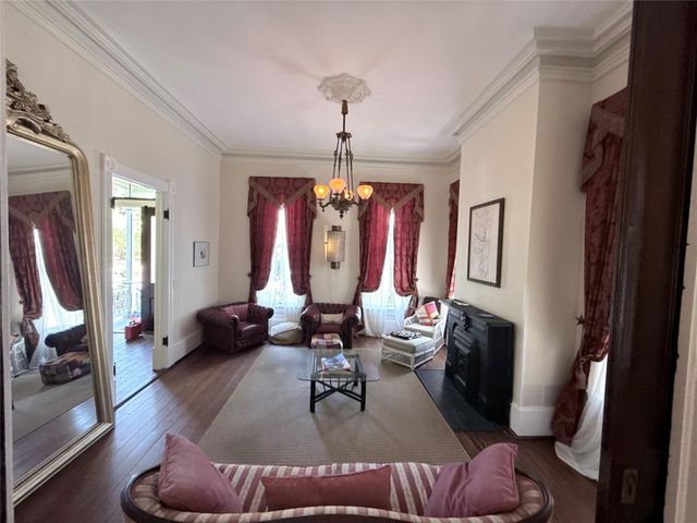 1515 Postoffice Street, Galveston, TX 77550
