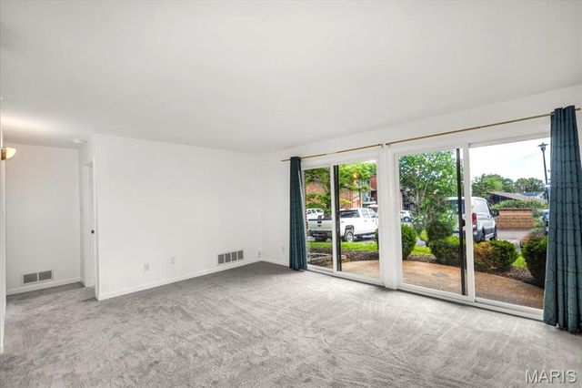 1084 Mersey Bend Drive D, St Louis, MO 63129
