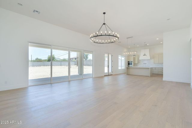 2099 N 77th Place, Mesa, AZ 85207